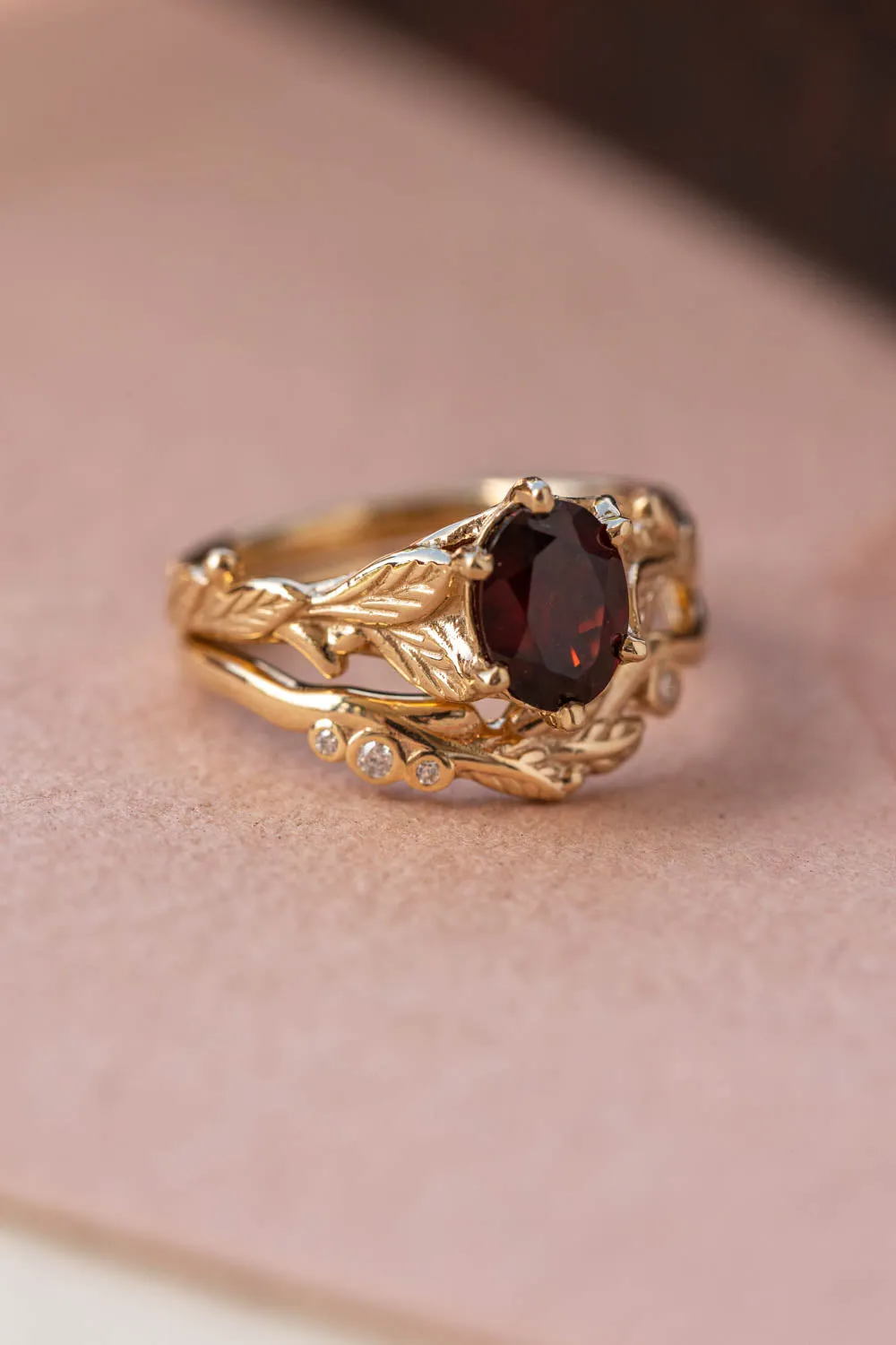 Garnet gold leaves engagement ring set, nature inspired bridal ring set / Freesia