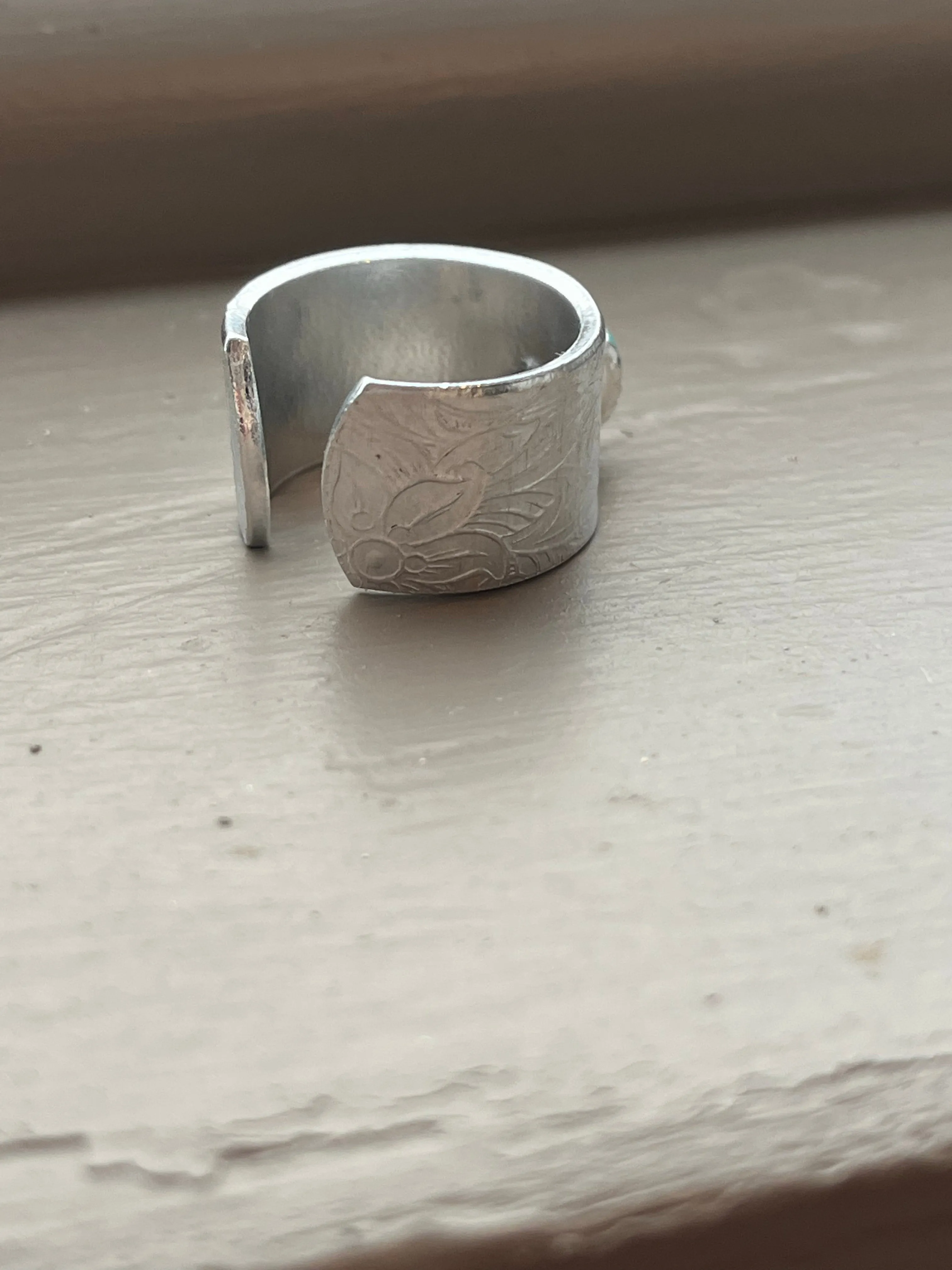 Turquoise Stone Floral Tooled Ring