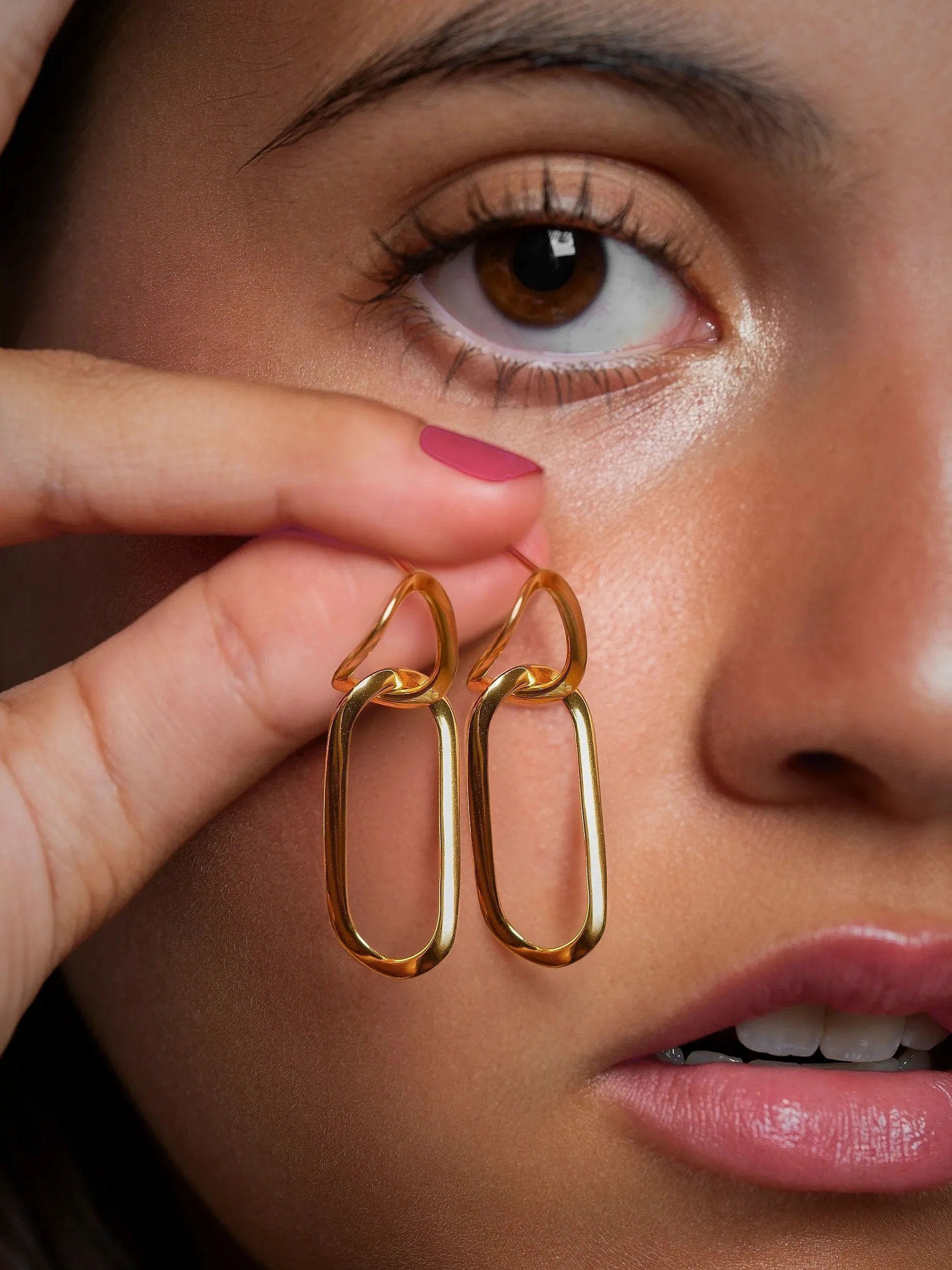 Vermilia Gold Link Earrings