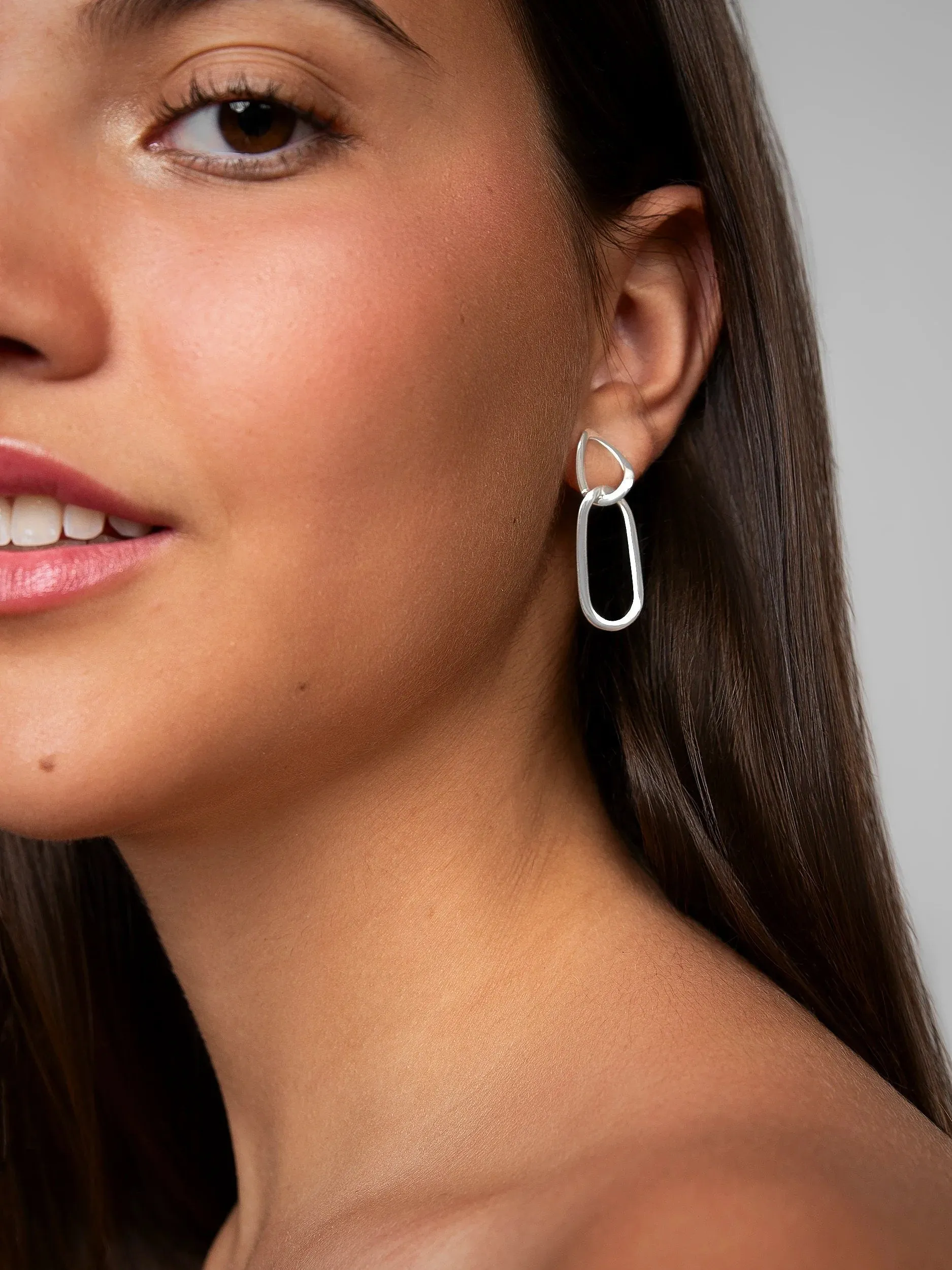 Vermilia Gold Link Earrings